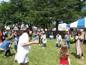横田基地BBQイベント2016水風船投げ
