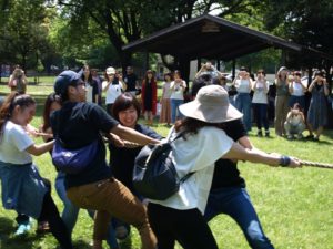 横田基地でBBQ2017綱引き