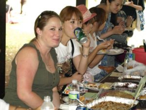 横田基地バーベキューイベント チャット中
