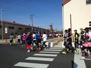 横田基地マラソン激走中