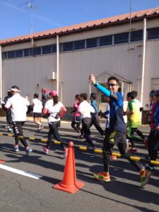 横田基地マラソン走行中